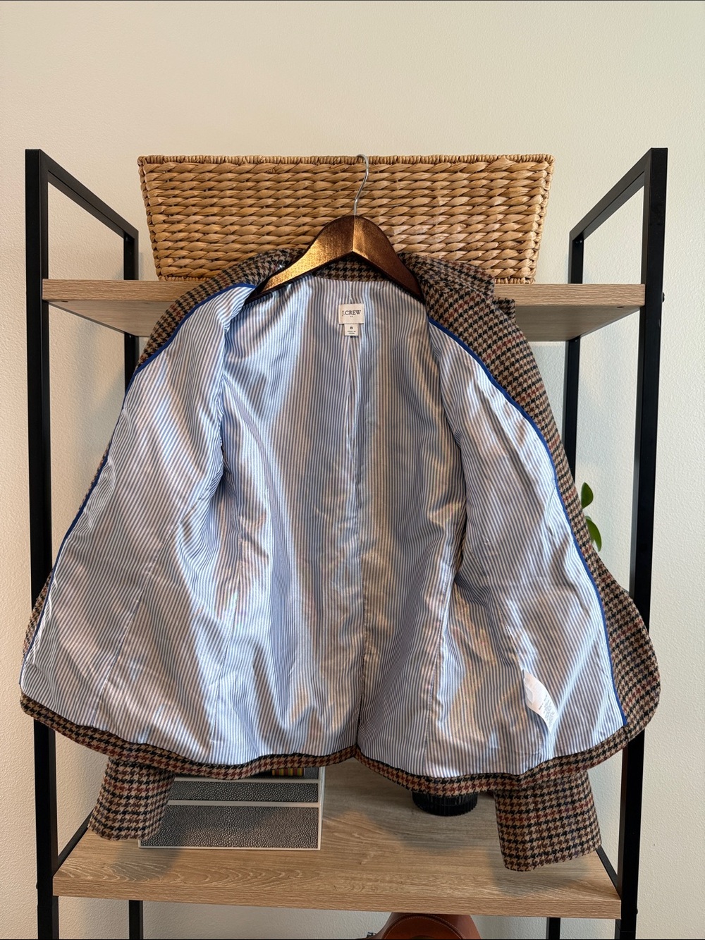 J. CREW Wool-Blend Schoolboy Blazer in Brown Houndstooth, 8 - Picture 7 of 10